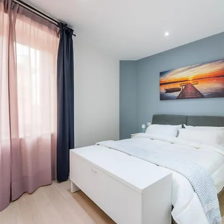 Silver Dream Cornelia, Elegant Apt With Car Park-3